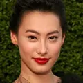 梁洛施