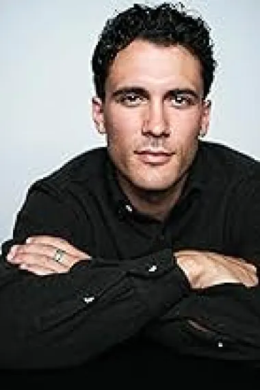 Sebastian Greaves
