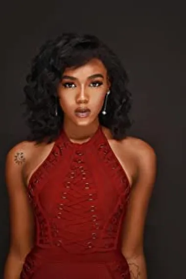 Nia Holloway 