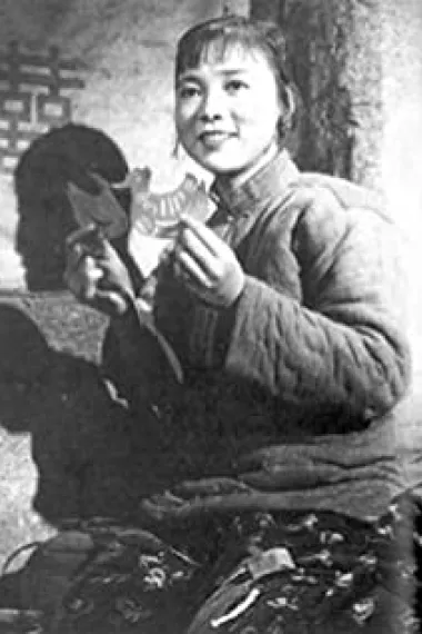 田华