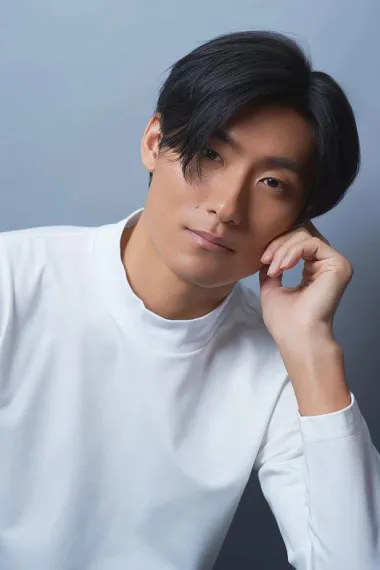 松谷鹰也